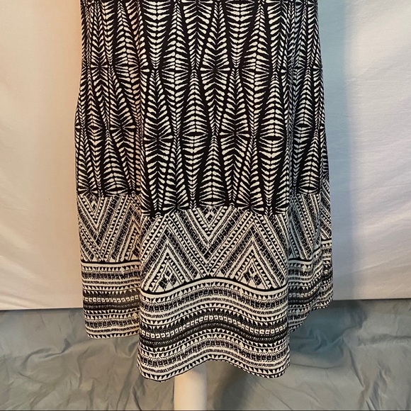 🍍🍍New! Avon patterned dress - Picture 2 of 2